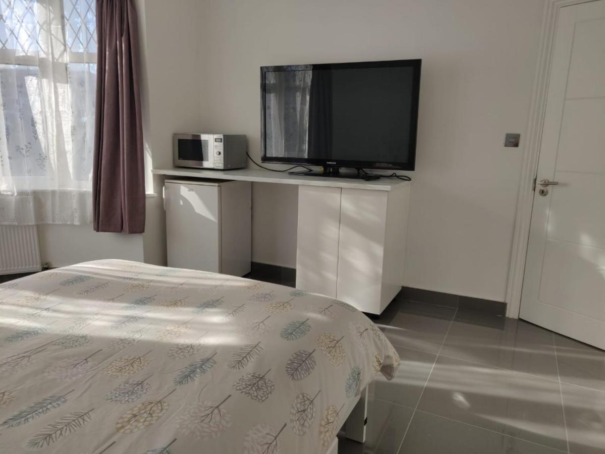 Stunning Double Room In Harrow Wembley - Khoob House لندن المظهر الخارجي الصورة