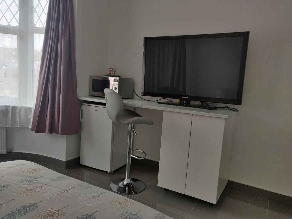 Stunning Double Room In Harrow Wembley - Khoob House لندن المظهر الخارجي الصورة