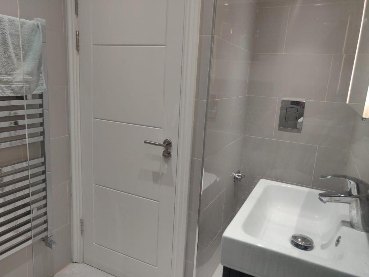 Stunning Double Room In Harrow Wembley - Khoob House لندن المظهر الخارجي الصورة